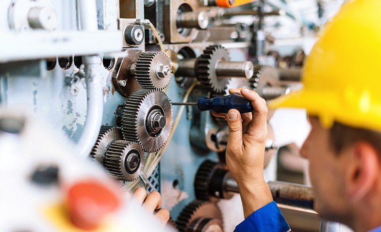 ENGINEERING & MAINTENANCE